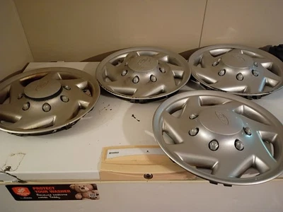 1998-2014 Ford E150 E250 E350 Hubcaps OEM - Image 1 of 4