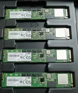 Samsung PM983 960GB SSD M.2 PCIE NVMe M.2 22110 Enterprise - Afbeelding 1 van 1