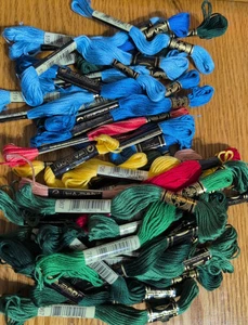 Lot of 41 DMC Embroidery Floss Skeins - Mixed colors - New - Picture 1 of 3