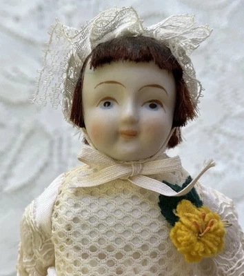 Muñeca bisque vintage crinolina y encaje Shackman 1971 Foto 1 de 4