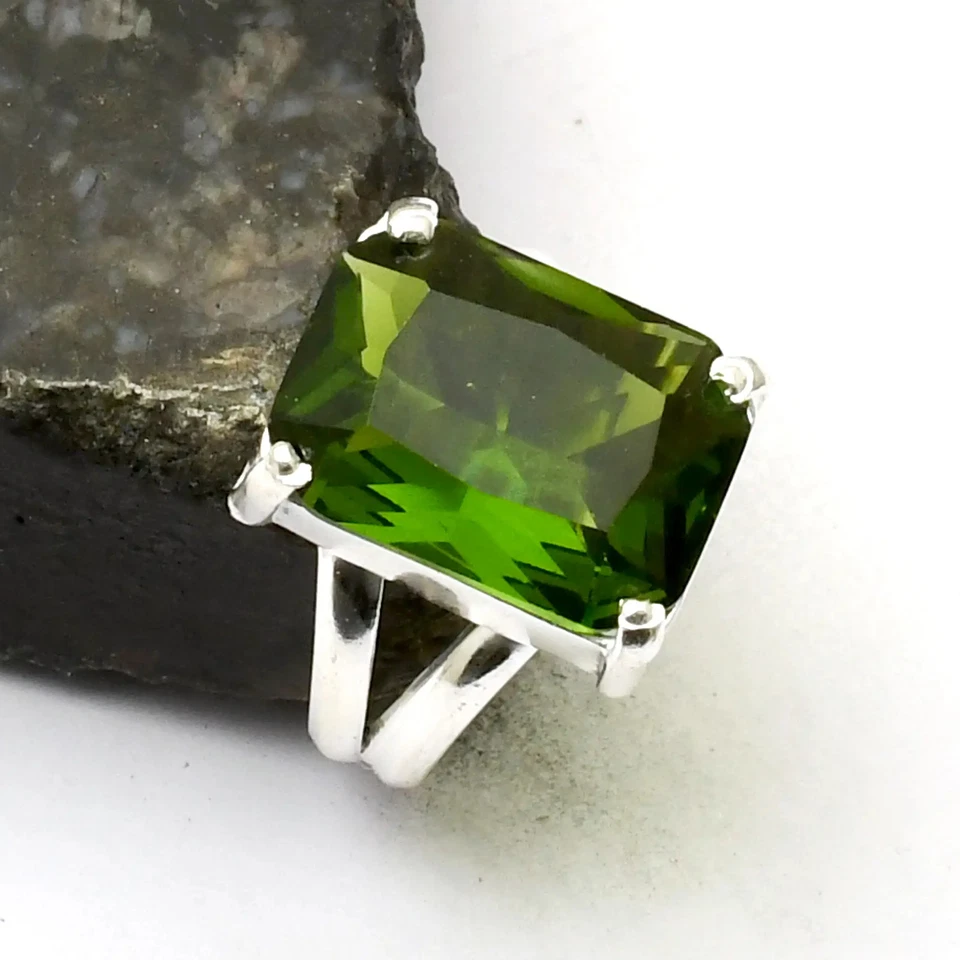 Anillo étnico hecho a mano de piedras preciosas de peridoto para Año Nuevo EE. UU. Talla-7 AR 41324 Foto 1 de 1