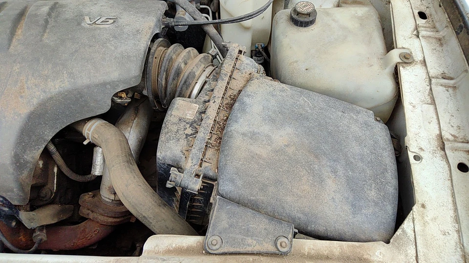 1997-2005 Buick Park Ave Complete Air Intake Filter Box Housing With Tube Oem - Image 1 of 4