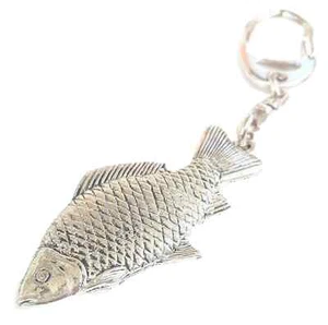Schlüsselanhänger Karpfenfische handgefertigt aus massivem Zinn in Großbritannien - Tasche - Bild 1 von 3