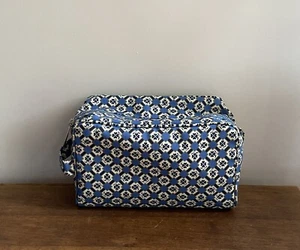 Liberty Wash Bag/Toiletry Bag in Remy Ezra Print - New - Picture 1 of 4