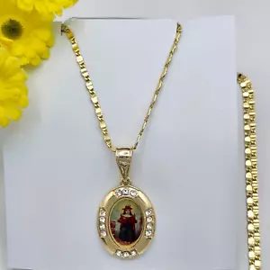 Santo Bambino di Atocha. Santo Bambino di Atocha. Nino Gesù. Placcato oro 14K - Foto 1 di 5