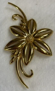 Monet Gold Tone Flower Brooch Pin Vintage Large 3”X 4” - Picture 1 of 3