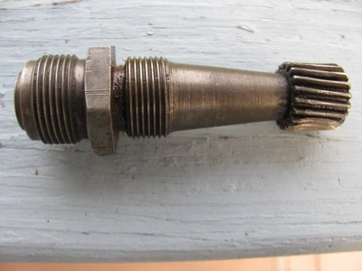 1937 to 1939 Chevy car-truck 19 tooth speedo drive gearr - Image 1 of 3