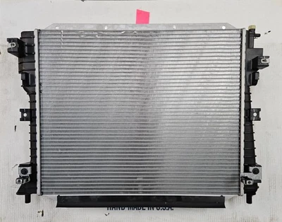 Radiador de aluminio OE 2005-2010 Ford Mustang Racing M-8005-CC01A COMO NUEVO Foto 1 de 4