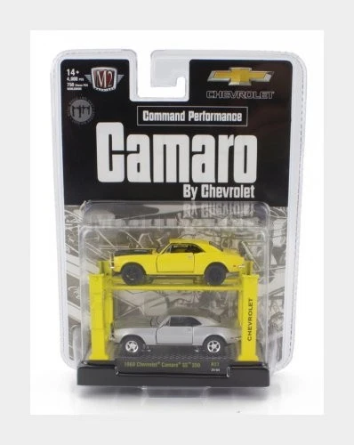 M2-MACHINES 33000-27 CHEVROLET - 2x CAMARO SS 350 COUPE 1968 - GARAGE SET OFFICI - Immagine 1 di 1