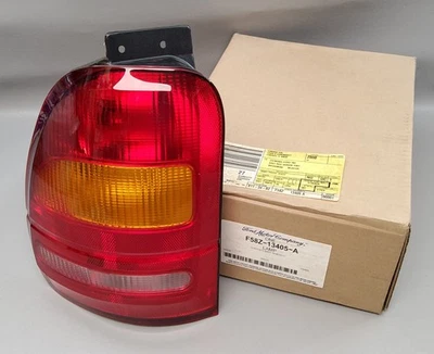 Nuevo Genuino Ford F58Z-13405-A Driver LH Luz Trasera Lateral 95-98 Windstar Van Foto 1 de 4