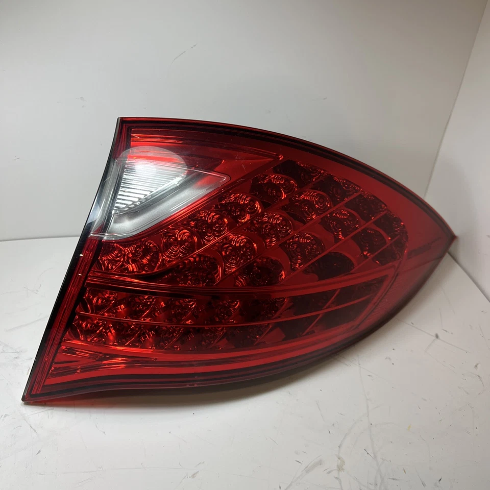 Luz trasera derecha Porsche Cayenne S 2012 7P5945096AA OEM  Foto 1 de 4