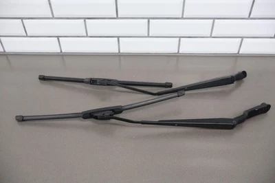 00-05 Par de brazos limpiaparabrisas diestro y derecho Toyota MR2 Spyder con cuchillas Foto 1 de 4