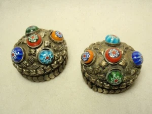 Set 2 Metall Millefiori Trinkset Pillenboxen *wie besehen, BAND Markierungen* - Bild 1 von 7