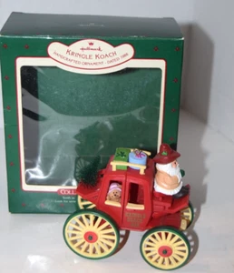 Hallmark Keepsake Ornament 1988 Kringle Koach Collector's décimo en serie sin usar, en caja 297 - Imagen 1 de 7