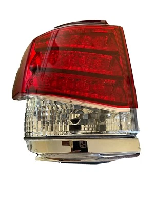 Piloto trasero Lexus LX570 81561-60A50 (en carrocería) 2013-2015 OEM Foto 1 de 4