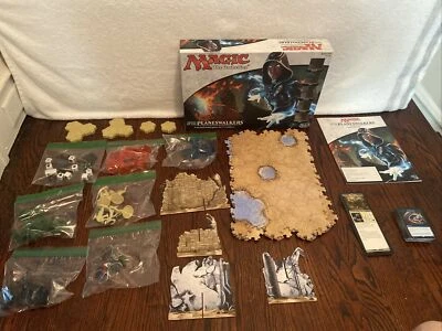 Magic The Gathering: Arena of The Planeswalkers Hasbro 2014 Missing 2 Pieces! - Image 1 of 4