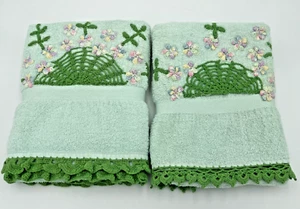2 toallas de baño vintage tejidas y bordadas a mano flores mariposas - Imagen 1 de 11