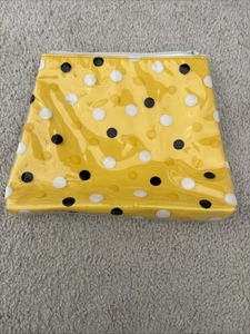 Elizabeth Arden Polka Dot Makeup Bag - Picture 1 of 2