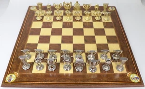 Futbol Club Real Madrid Chess Set - Picture 1 of 14