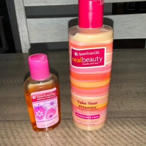 BATH AND BODY AMERICAN GIRL STRAWBERRIES & CREAM BODY LOTION & SHOWER GEL OOP - Picture 1 of 3