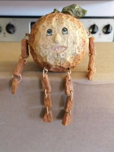 ADORABLE ANTHROPOMORPHIC ORANGE SHELF SITTER W/FACE - Picture 1 of 3