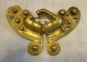 Ancient Replica Pin Goldtone Vintage - Picture 1 of 8