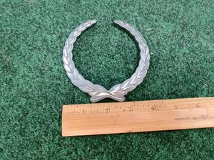 Vintage Cadillac Wreath Emblem ~4 Inch Name Plate Logo Badge 2S7 - Picture 1 of 7