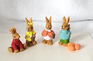 4 pequeños conejitos de Pascua, accesorios para casa de muñecas miniatura, TOTALMENTE NUEVOS - Imagen 1 de 9