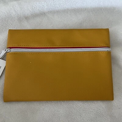 "Bolso sin asas Nordstrom de cuero vegano amarillo cosmético 10 X 7"" cremallera media" Foto 1 de 4