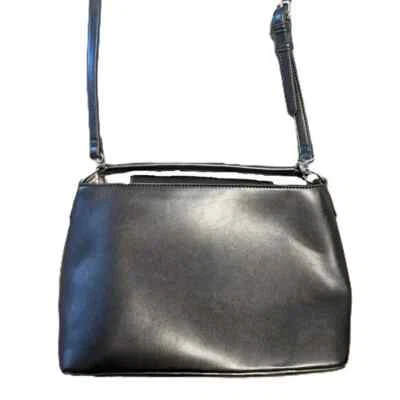 Bandolera Forever 21 imitación cuero negra Foto 1 de 4