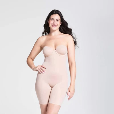 Body moldeador ASSETS SPANX para mujer acabado impecable sin tirantes Foto 1 de 4