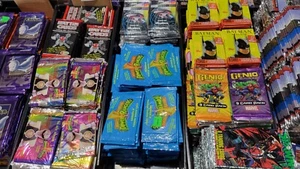 128  Packs Vintage Movie, Disney, Games, Trading Card Packs - Non-Sports Cards - Picture 1 of 5