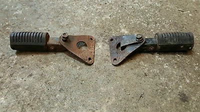 Honda CB650 C 1981 estriberas traseras reposapiés... ¡con soportes de montaje de escape del tubo de escape! Foto 1 de 4