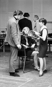 Actors rehearse for new Dr Who Story The Gunfighters at a drill ha- Old Photo - Picture 1 of 1