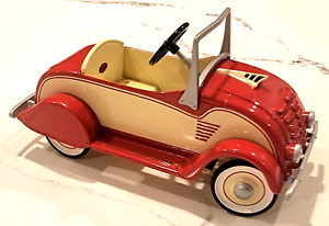 1998 Hallmark Kiddie Car Classics - 1934 GARTON CHRYSLER AIRFLOW - Peddle Car