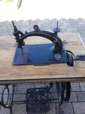 Ancienne Machine a Coudre PEUGEOT AUDINCOURT de 1870 - Photo 1/4