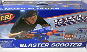 NERF Scooter de 3 Ruedas Blaster Elite Doble Gatillo con Clips de Munición NUEVO - Imagen 1 de 3