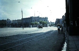 Vintage Slide, 1950's Street Scene, Automobiles, Architecture, Cobbled Stones - Picture 1 of 1