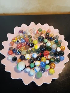Konvolut über 60 gemischte Murmeln - verschiedene Arten & Größen. Kostenloser Versand - Bild 1 von 7