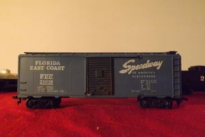 HO SCALE CON-COR FLORIDA EAST COAST FEC 21019 PS-1 40' BOX CAR KIT + Tracks - Picture 1 of 4