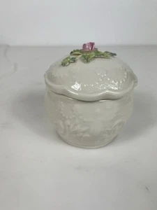 Belleek irisches Porzellan Blumen Schnecke Schale oder Box - Bild 1 von 3