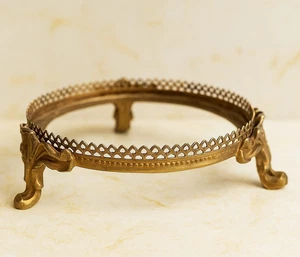 Vintage verzierter goldfarbener Metallständer für Statue Figur Kunst Aufsteller Sockel 10 cm - Bild 1 von 12