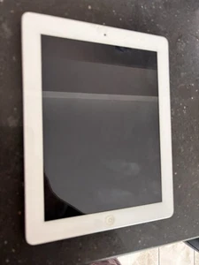 Apple iPad 3rd Generation 32GB In Box White - Picture 1 of 8