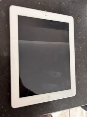 Apple iPad 3rd Generation 32GB In Box White - Image 1 of 4