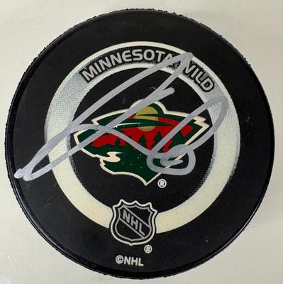 Хоккейная шайба с автографом Мариана Габорика из Minnesota Wild НХЛ - Изображение 1 из 4