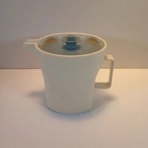 Crema Tupperware con tapa azul push-n-seal 1414-3 3,5" de alto - Imagen 1 de 9