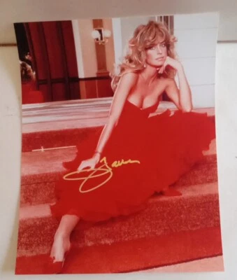 FARRAH FAWCETT SIGNED 8 X 10 REPRINT CHARLIES ANGELS - Image 1 of 2
