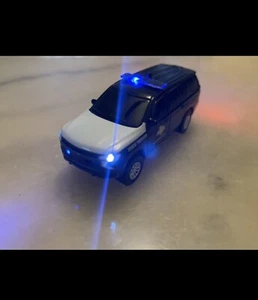 Greenlight 1:64 Custom 2021 Chevy Tahoe Texas State  Police With LED Lights - Picture 1 of 4