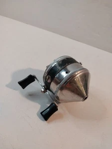 Vintage Zebco "Spinner" Model 33 Spincasting Fishing Reel Made In USA Metal Foot - Picture 1 of 7