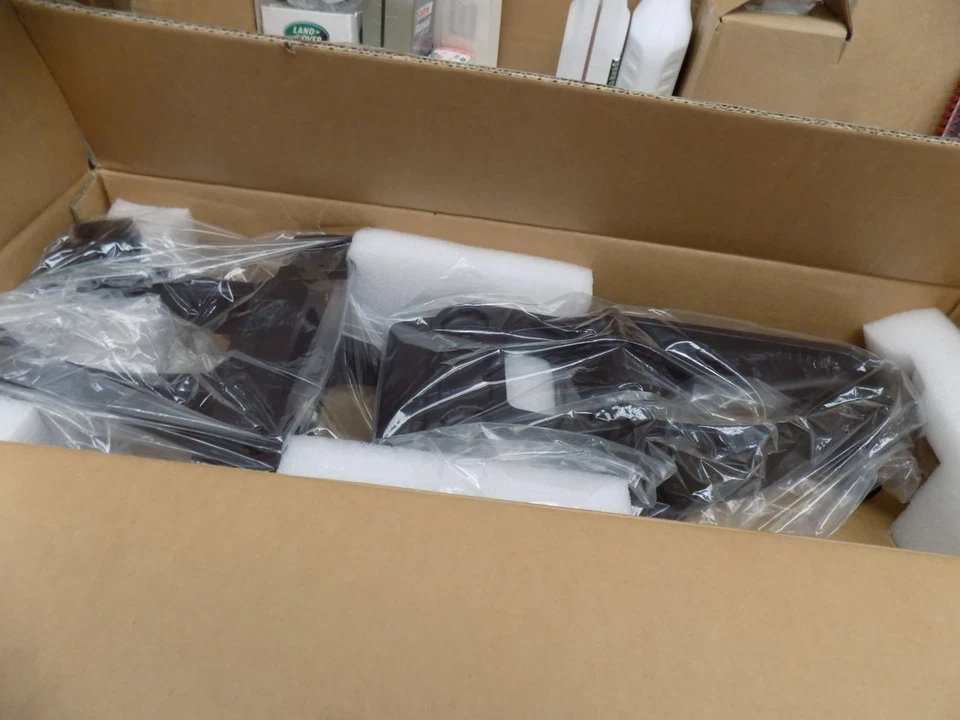 GENUINO Land Rover Discovery 5 montaje en escalón lateral izquierdo BKTHY3ML Foto 1 de 1